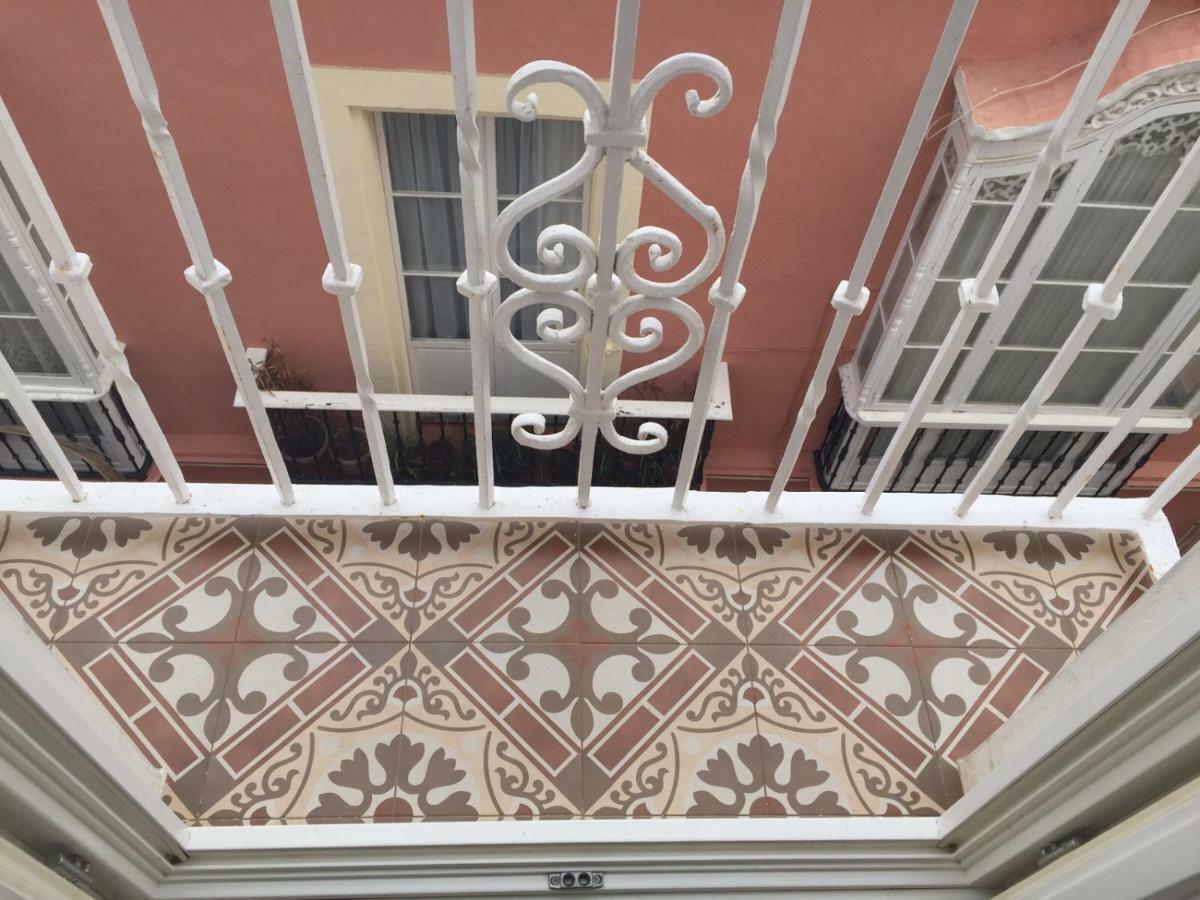 Diseno Y Confort Junto A La Catedral Cádiz Buitenkant foto