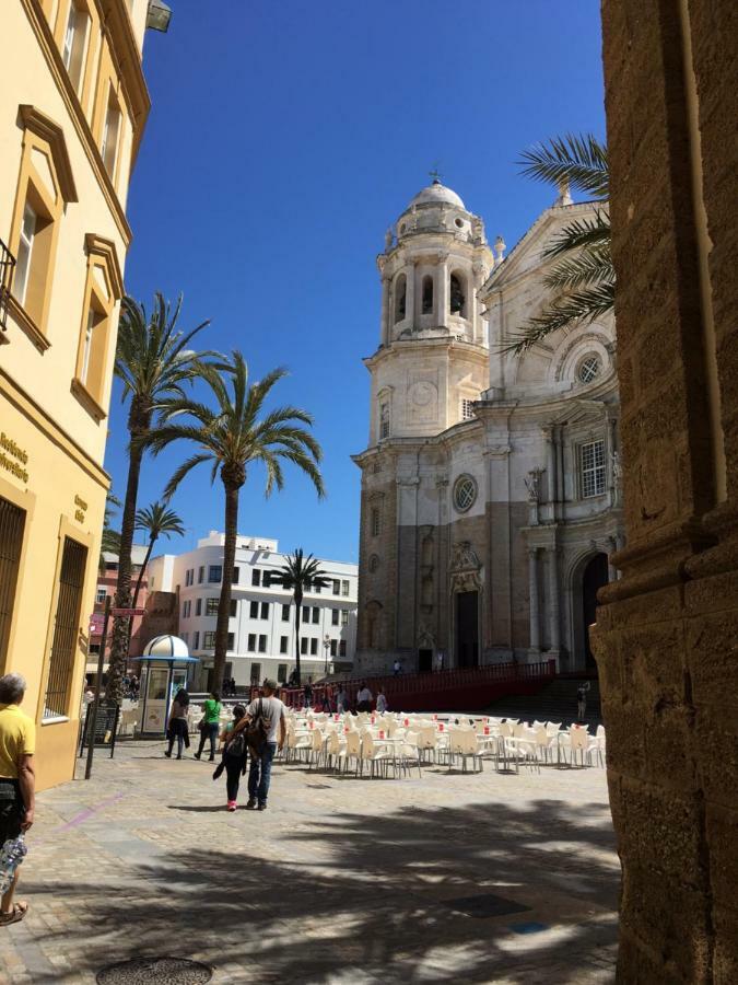 Diseno Y Confort Junto A La Catedral Cádiz Buitenkant foto